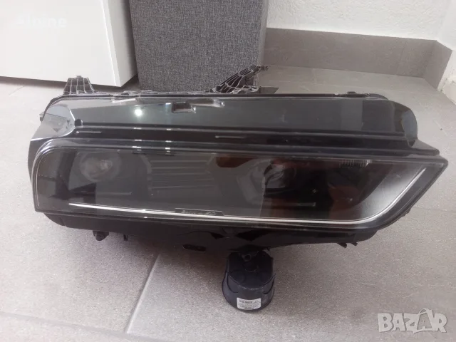 Десен фар за BMW 7 G70, снимка 2 - Части - 55843537
