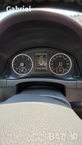 VW Tiguan 2.0 TDI, снимка 8 - Автомобили и джипове - 55739194