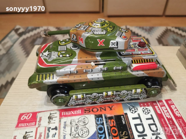 МЕТАЛЕН-ЛАМАРИНЕН ТАНК ЗА КОЛЕКЦИЯ 1803261851LCHERY1