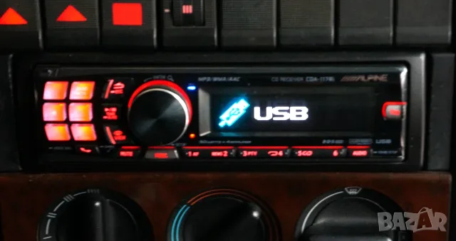 Alpine CDA 117Ri с ЮСБ като нов!, снимка 2 - Аксесоари и консумативи - 56200956