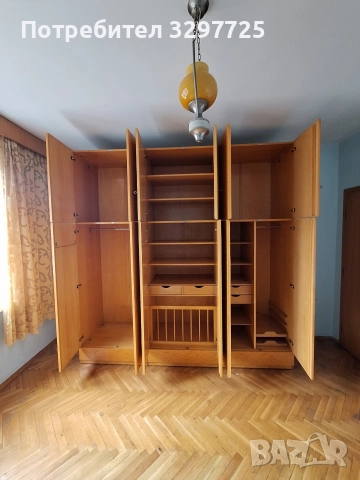 Продавам четирикрилен лакиран гардероб 🧥👗🌲Бял бор🌲, снимка 14 - Гардероби - 52580160