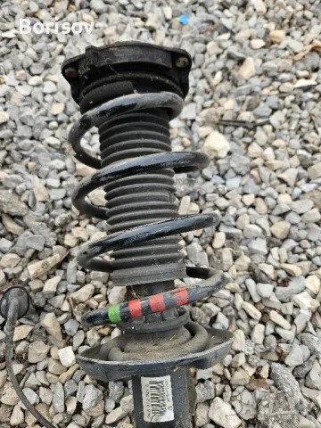 Продавам комплект оригинални предни амортисьори(предно окачване)за Фолксваген Кади 2015 год., снимка 3 - Части - 50432445