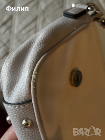 Чанти Guess, снимка 9 - Чанти - 53927483