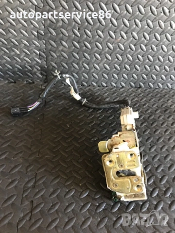 Заключващ механизъм за предна дясна врата за Nissan Primera P11 (1998-2002) B1669