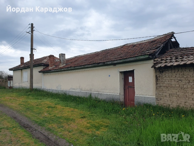 Продава се дворно място с къща в с. Ръжево – 1700 кв.м, снимка 3 - Къщи - 54321235