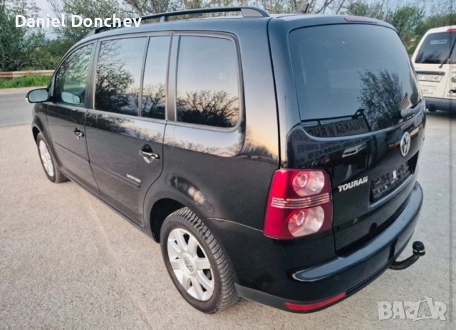 VW Touran 1.9 TDi 2009г. 7 местен, снимка 2 - Автомобили и джипове - 54275541