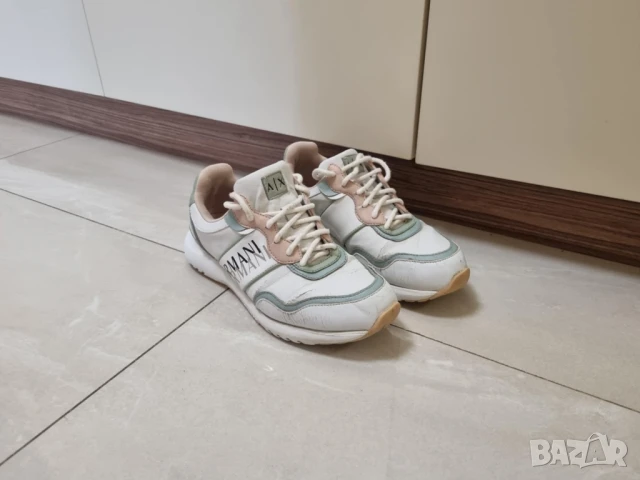 Дамски маратонки Армани,номер 39, снимка 2 - Маратонки - 50755593