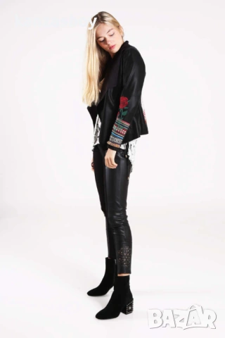 Desigual - страхотно дамско яке р-р 42/L, снимка 2 - Якета - 53992959