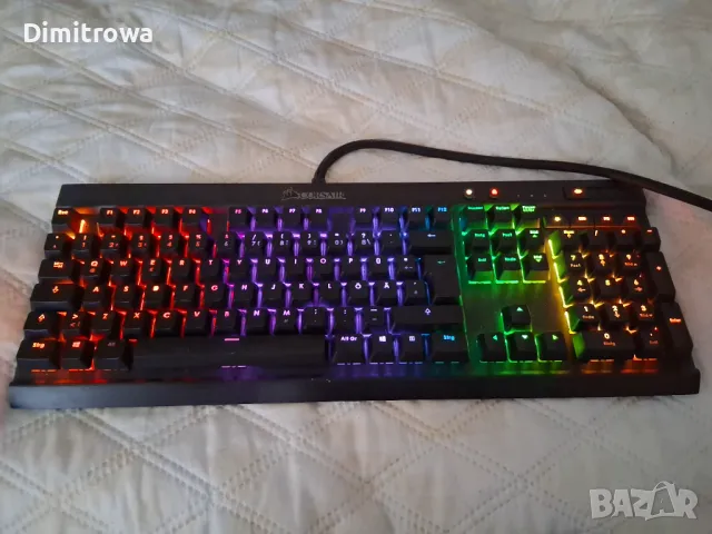 Клавиатура Corsair K70 RGB, снимка 15 - Клавиатури и мишки - 48480761