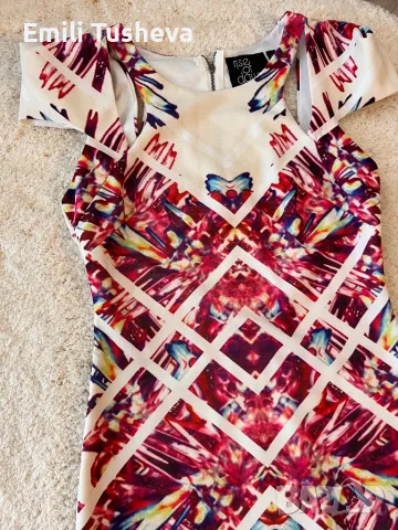 Стилна рокля, снимка 2 - Рокли - 48256345