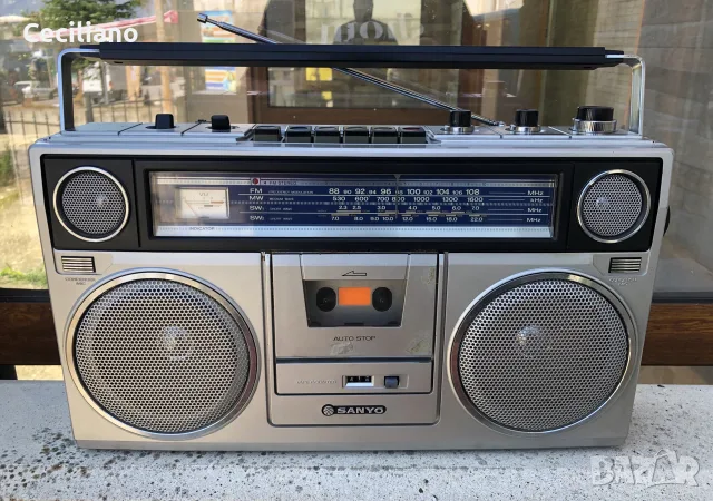 SANYO M-9940K-SILVER-Оригинален японски радиокасетофон.