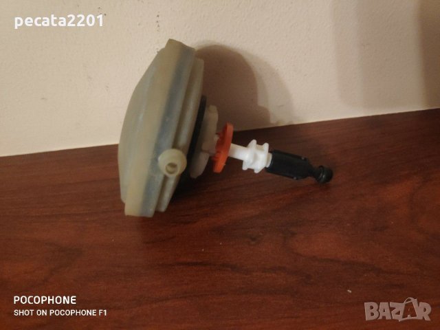 Продавам - оригинален вакуум за регулиране на фар Мерцедес W203, снимка 3 - Части - 29536615