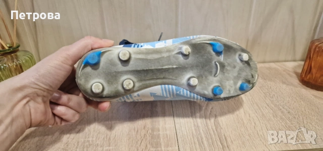 Детски бутонки размер 35,5 Umbro, снимка 3 - Футбол - 53928376