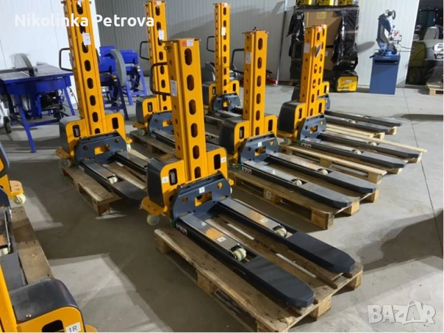 Самонатоварващ се стакер с подемност 500кг