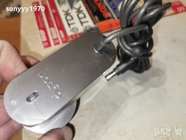 dyson charger-внос england 2109260858L4, снимка 2 - Прахосмукачки - 56158566