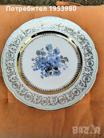 Порцеланова чиния за стена с позлата, снимка 1