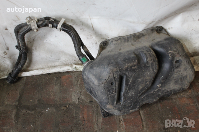 Бензинов резервоар с гърловина Тойота ярис д4д хп13 1.4 14г Toyota yaris d4d xp13 1.4 2014, снимка 2 - Части - 44762096