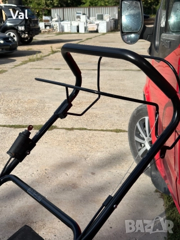 Бензинова самоходна косачка Huricane , снимка 3 - Градинска техника - 51747825