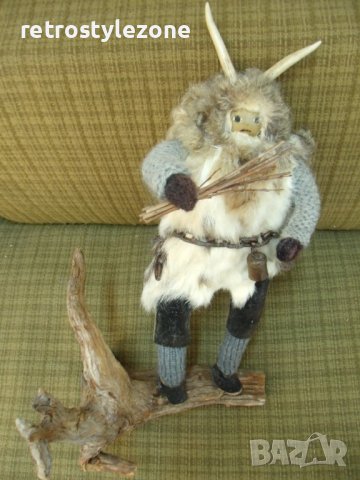 № 6502 стара фигура   - дърво, метал,текстил,кожа  - размери - височина 46 см , ширина 30 см 