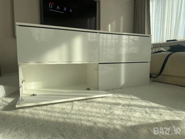 Тв шкаф , бял с бял лак, с пуш бутон, снимка 11 - Шкафове - 54225360