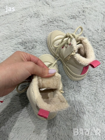 Детски боти 25 номер, снимка 2 - Детски боти и ботуши - 53883342
