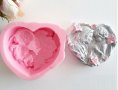 Майка с дете в сърце силиконов молд форма гипс сапун шоколад декор, снимка 1 - Форми - 40740388