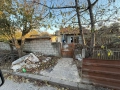 2 имота -232кв къща   / парцел 1440 кв двор  в с. Калипетрово, зад детската градина на ул. Зелен Син, снимка 8