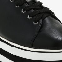 Обувки сникърси на голяма платформа марка cute to the core плюс подарък дънки, снимка 2 - Маратонки - 30755534