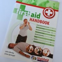 Диск "Health, safety and environment test for operatives and specialists" + подарък "first aid, снимка 4 - DVD филми - 31795172