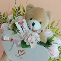 Кошница със сапунени цветя и мече, снимка 6 - Подаръци за жени - 39594567