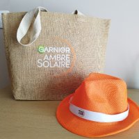 Комплект плажна чанта и шапка Garnier , снимка 1 - Чанти - 42554543