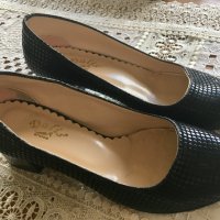 Черни обувки на среден ток, снимка 2 - Дамски обувки на ток - 38192818