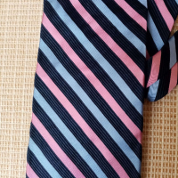  мъжка копринена вратовръзка на райета марка IZOD, снимка 1 - Други - 36540756