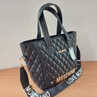 Черна чанта Moschino , снимка 1 - Чанти - 30996292