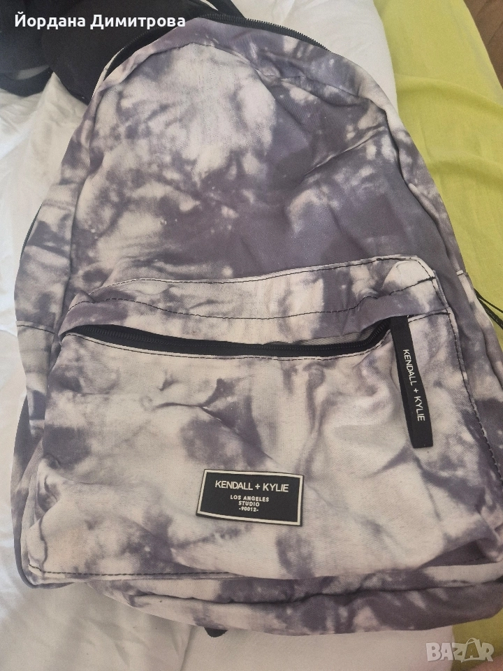 дамска раница , която се превръща в компактен несесер, снимка 1