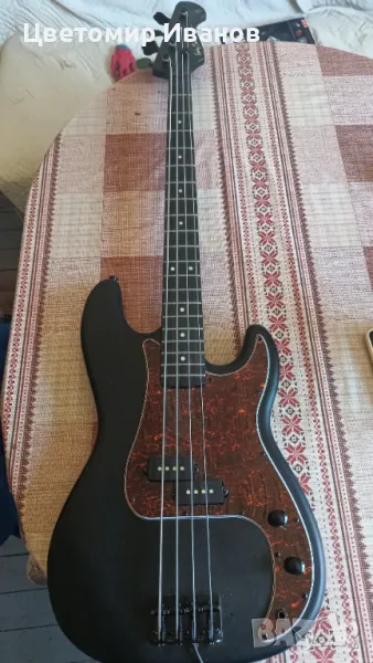 Бас китара Harley Benton, снимка 1