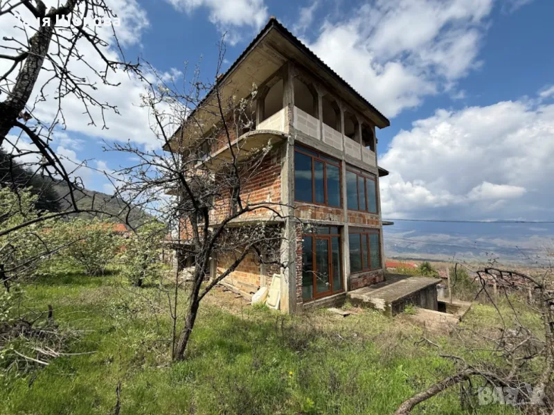 Триетажна къща за продажба в село Коларово, община Петрич , снимка 1