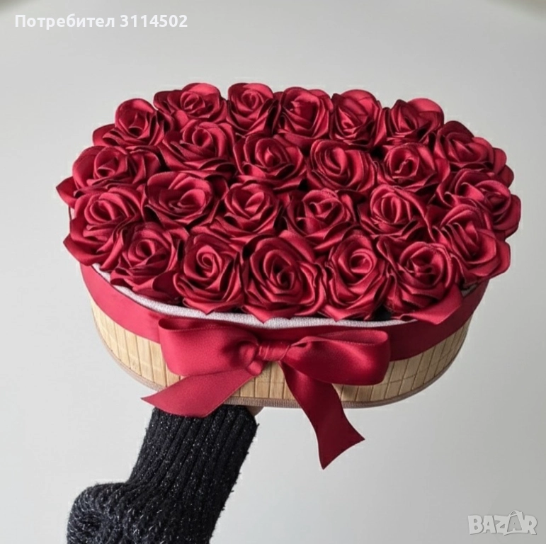 Сатенени рози в кошница, снимка 1