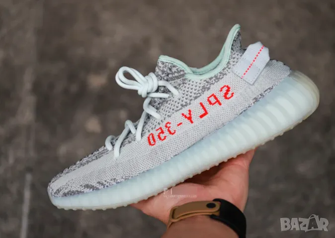 оригинални маратонки adidas Yeezy Boost 350 V2 номер 44 1/3, снимка 1
