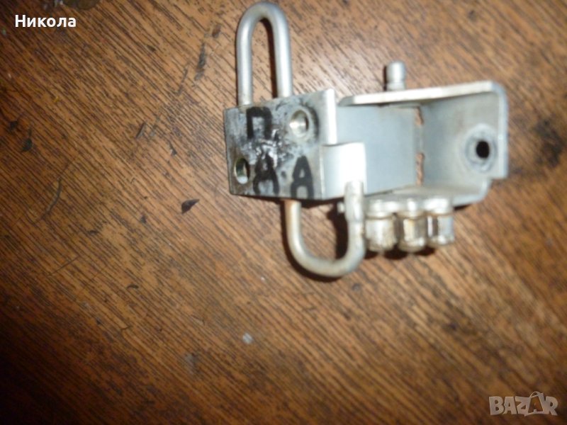 Панта предна-дясна врата Фоксваген Голф 4 предна долна дясна, снимка 1