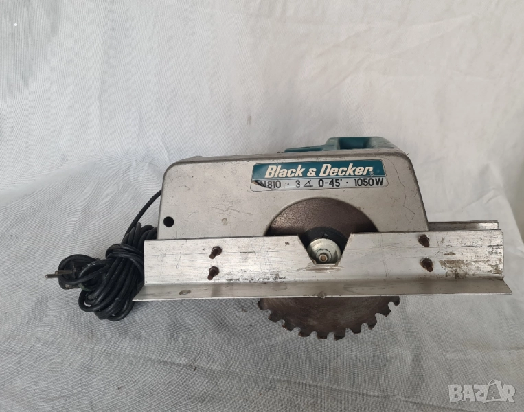 Ръчен циркуляр Black & Decker, снимка 1