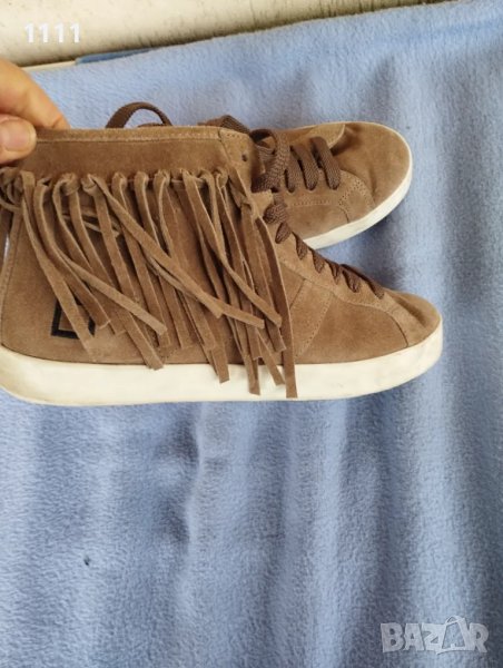 Сникърски D.A.T.E., снимка 1