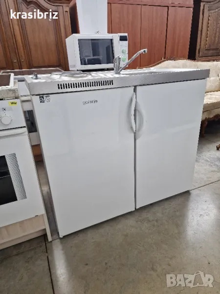 Мини Кухня с Хладилник....Мивка с Батерия...Бойлер....Котлони-внос от Германия!, снимка 1