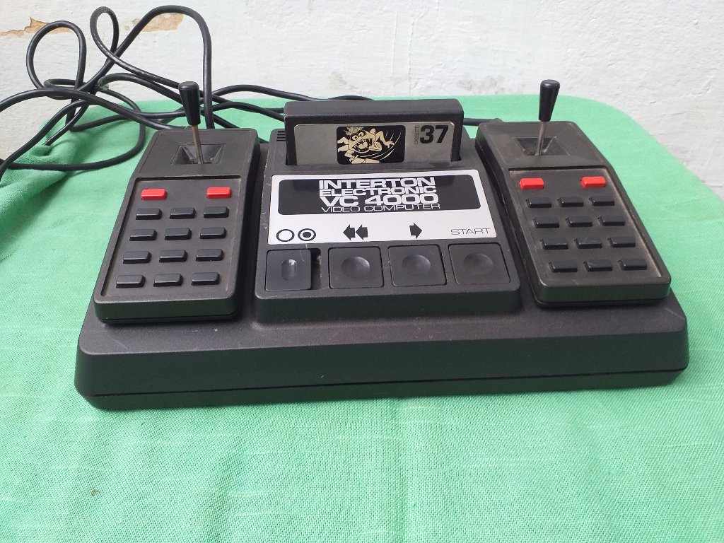 Ficha Técnica de la consola Interton Electronic VC4000 | Museo Del