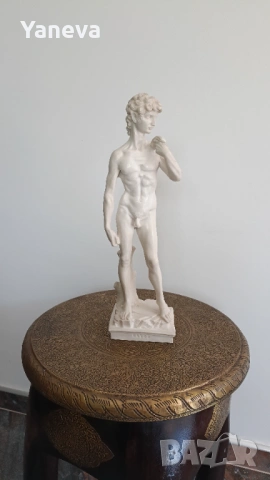 Статуетка от Италия , „Давид“ на Микеланджело . 