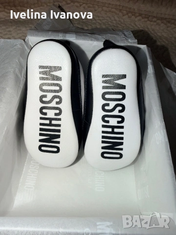 Оригинални бебешки буйки на Moschino, снимка 3 - Бебешки обувки - 53945916