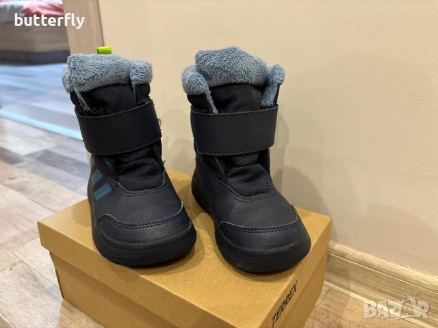 Adidas ботуши, снимка 2 - Бебешки боти и ботуши - 51758521