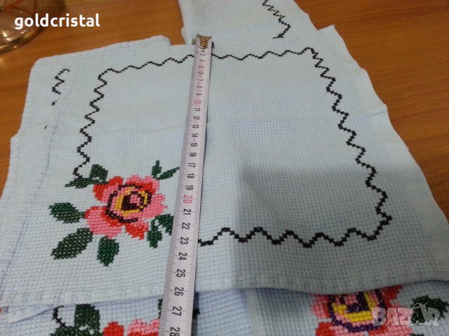 Текстилни салфетки за маса ръчно бродирани , снимка 4 - Покривки за маси - 38738731