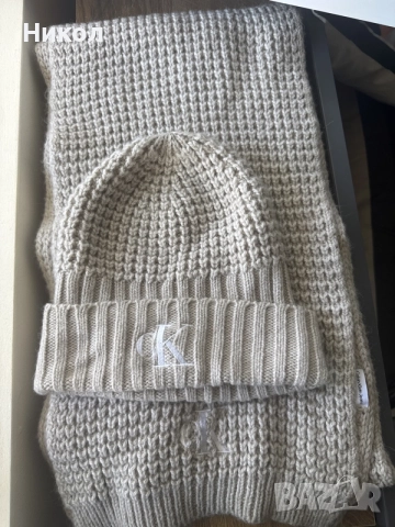 Calvin Klein шапка и шал с вълна