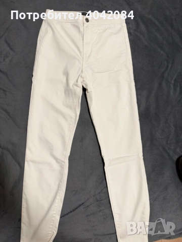 Бял панталон Bershka, снимка 2 - Панталони - 56453511
